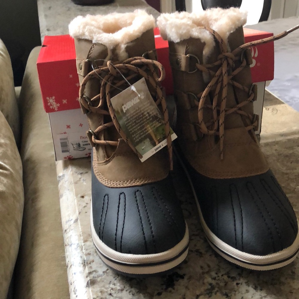 Pawz Winter Snow Boots .NWT